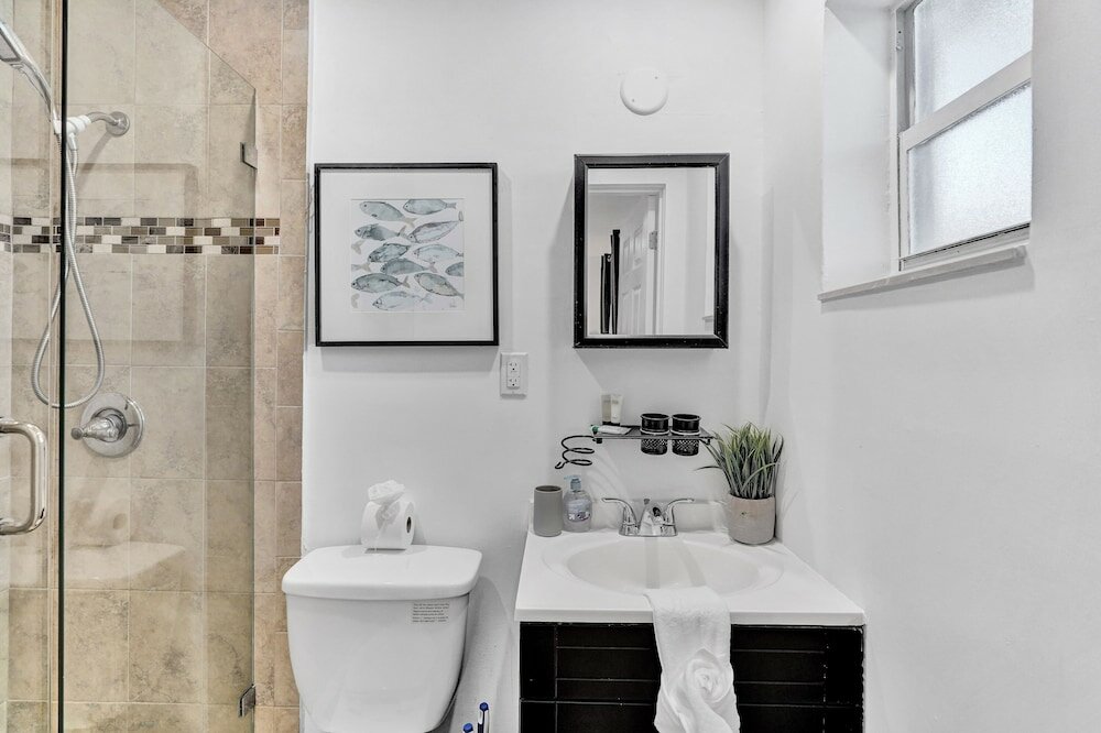 Фото Waterfront Newly Renovated 4 Br Home