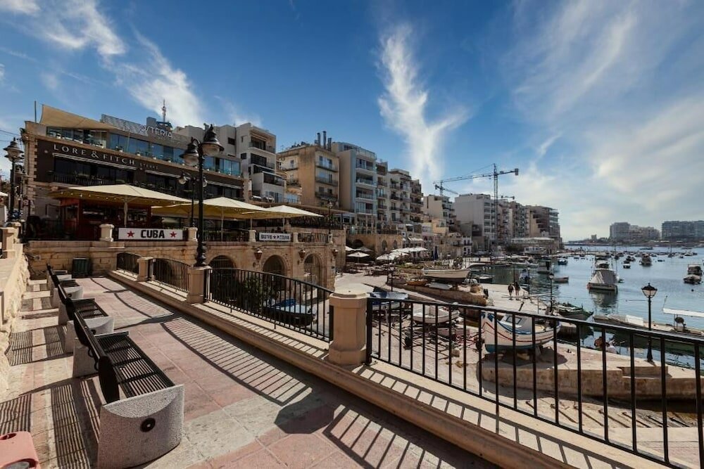 Фото G Hotel by Jl