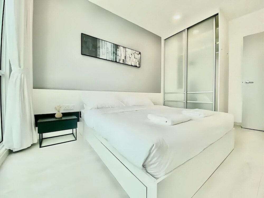 Фото Straits Garden Suites Georgetown