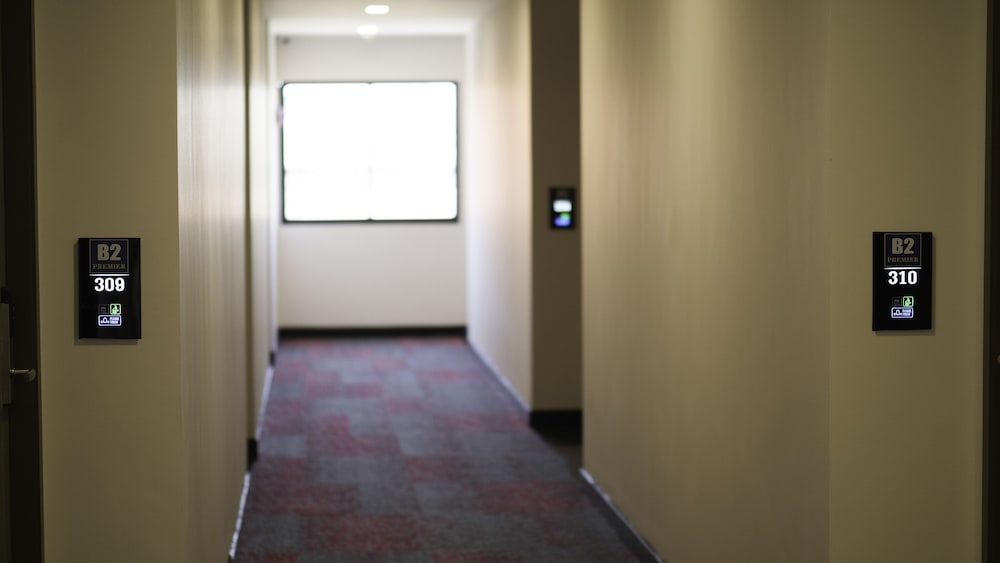 Фото B2 Amata Nakorn Premier Hotel