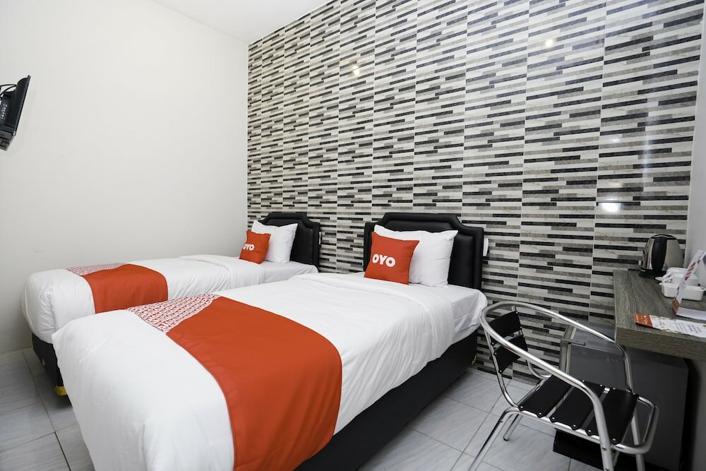 Фото Oyo 1985 F7 Residence