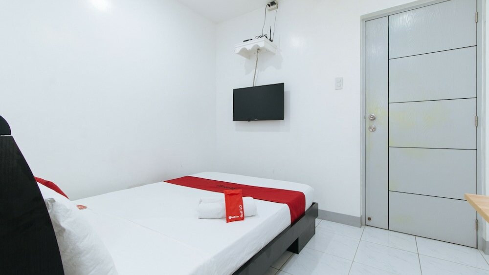 Фото RedDoorz near SM Bicutan