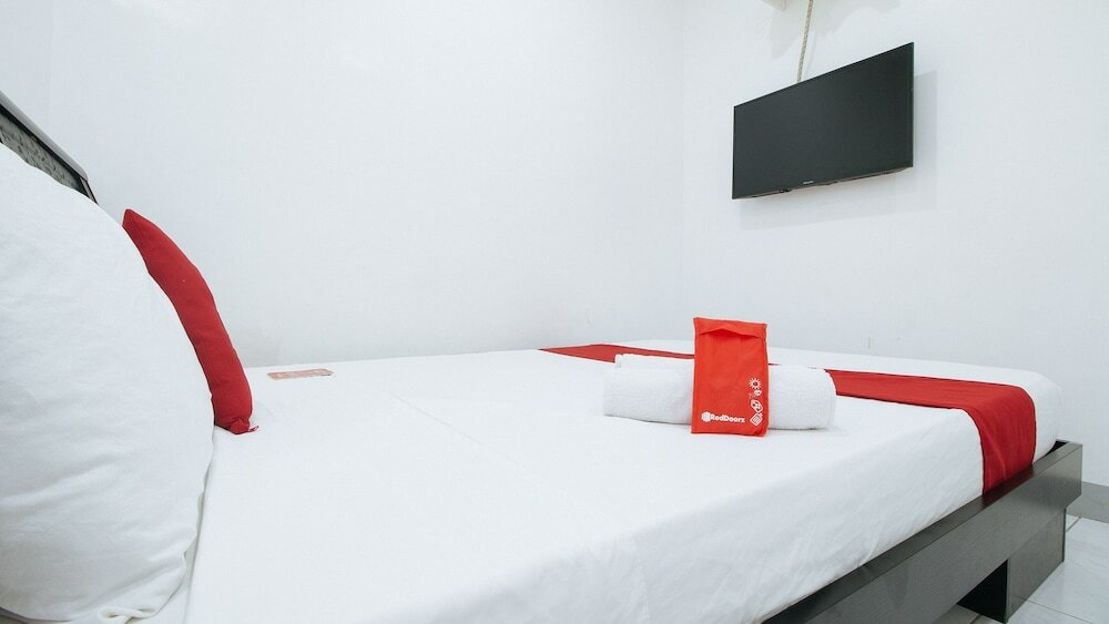 Фото RedDoorz near SM Bicutan