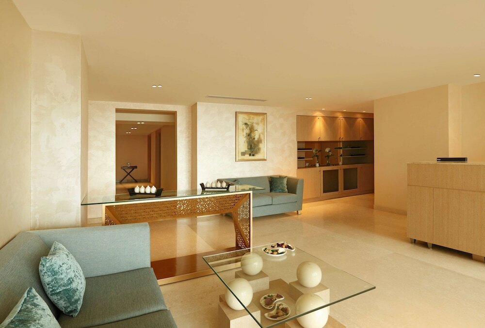 Фото DoubleTree by Hilton Hotel Agra