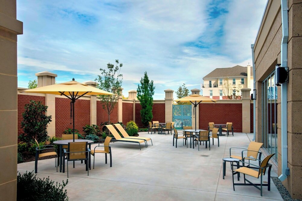 Фото Courtyard by Marriott Philadelphia Lansdale