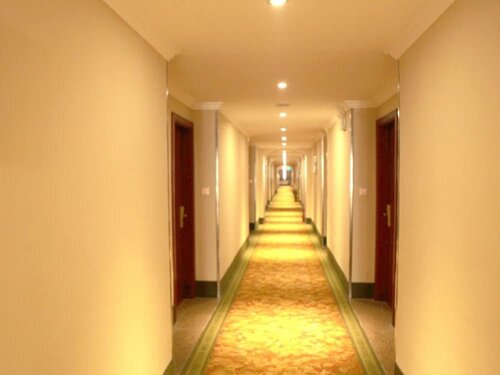 Гостиница GreenTree Inn Zhenjiang Gaotie Wanda Square Express Hotel в Чжэньцзяне