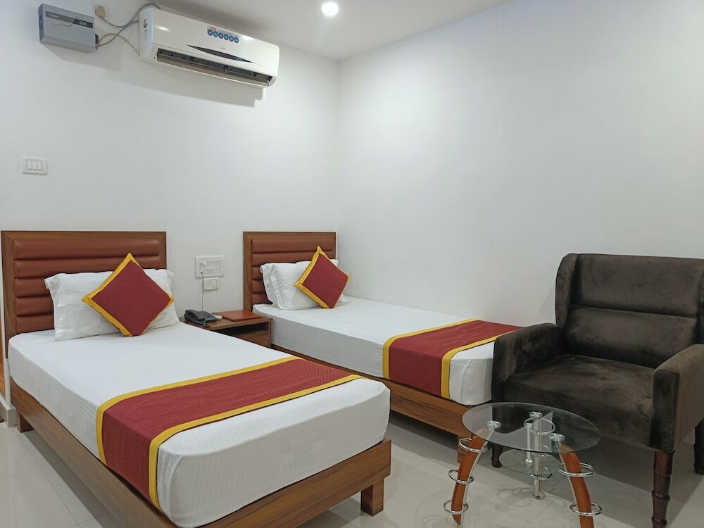 Фото Hotel Executive Inn