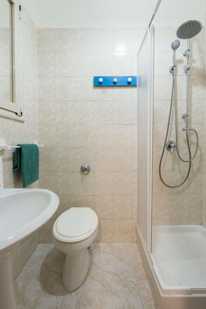 Фото A due passi dal Teatro Politeama