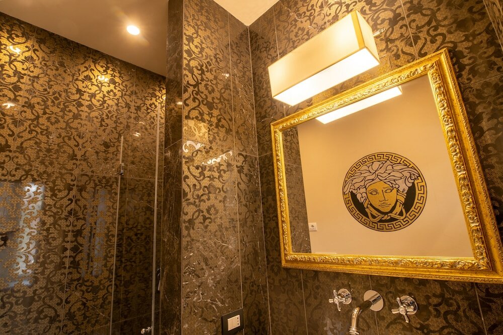 Фото Noble Floor - Luxury Apartments