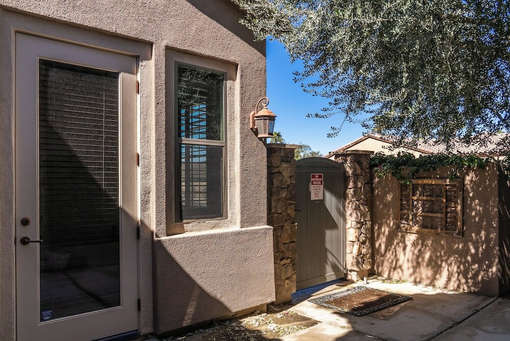 Фото Casa Serenity Luxury Living w Pool & Jacuzzi