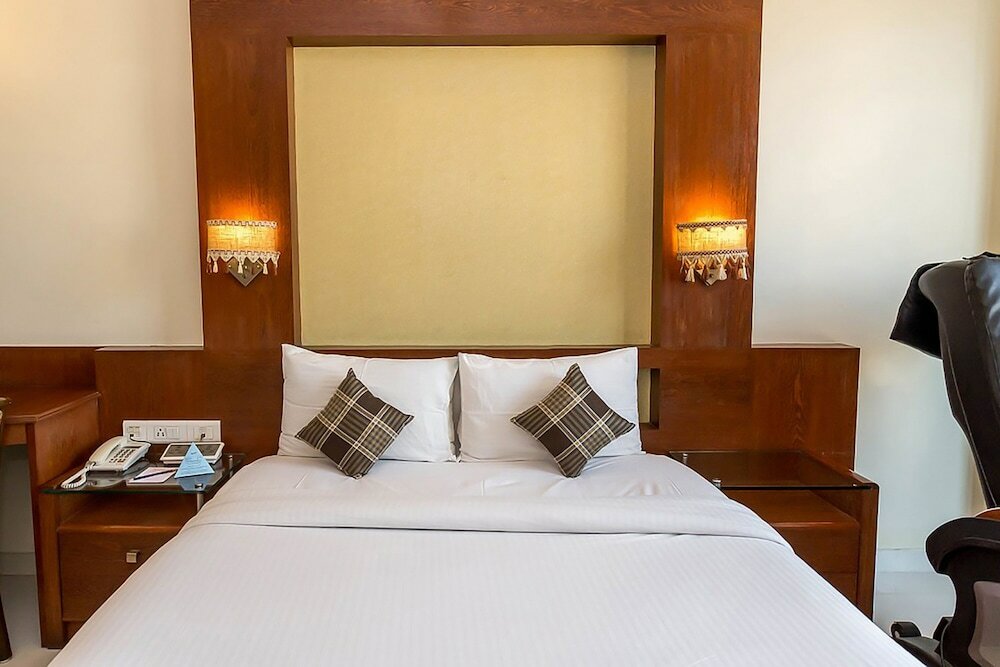 Фото Hotel Shubhangan