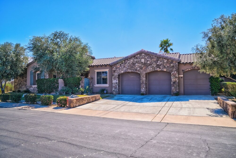 Фото Casa Serenity Luxury Living w Pool & Jacuzzi