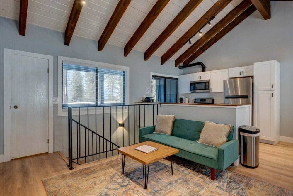 Фото Spacious 1br Cozy Cabin with Patio & Extra Bed