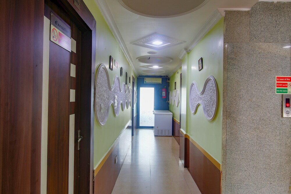 Фото Fabexpress Superior Nesh Inn