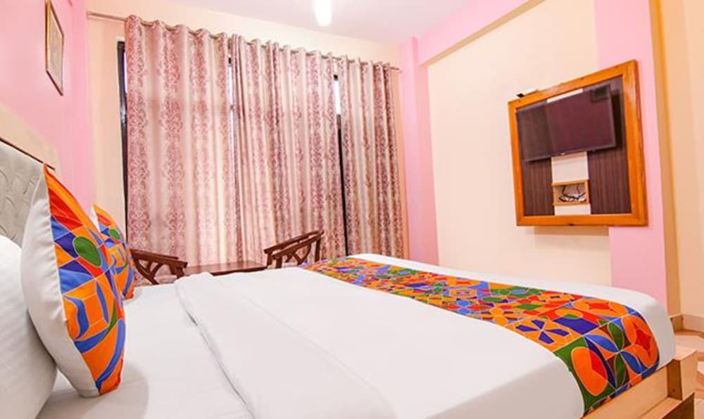 Фото Fabhotel The Castle