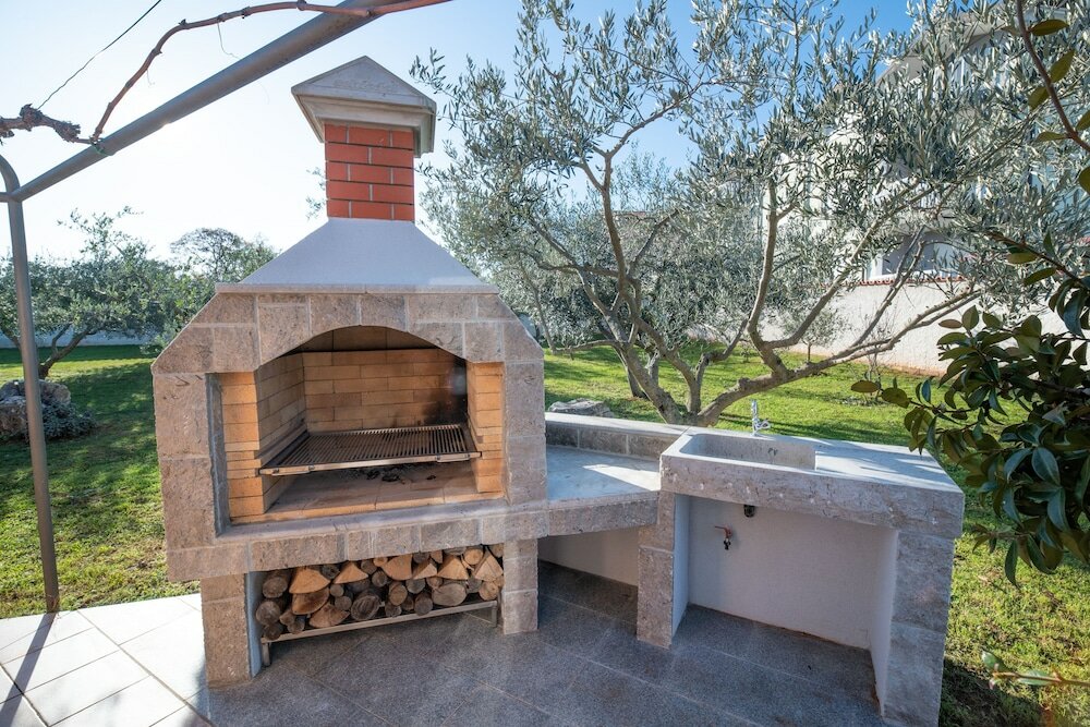 Фото Olive & Lavender villa with pool