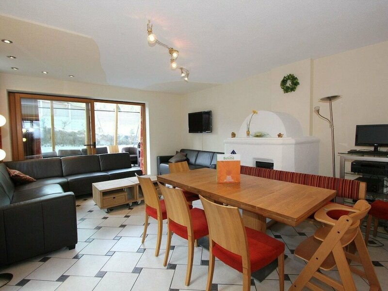 Гостиница Lovely Chalet in Mayrhofen With Private Garden в Майрхофене