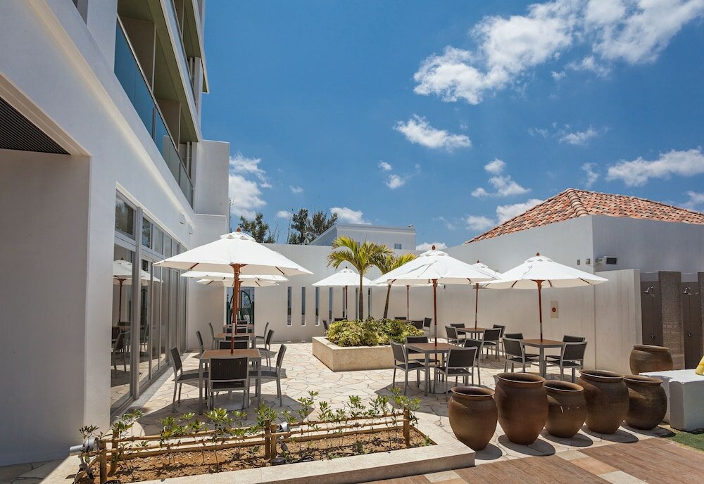 Фото Okinawa Kariyushi Lch Resort on the Beach