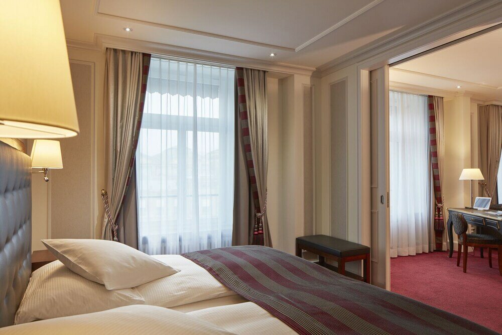 Фото Schweizerhof Zürich