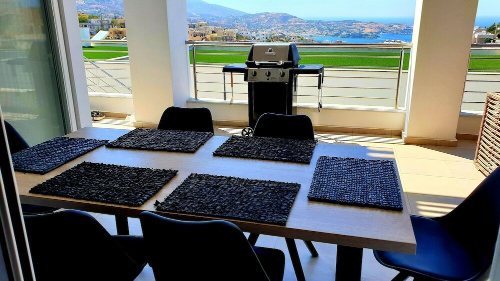 Фото Luxurious Brand New Flat Sea View