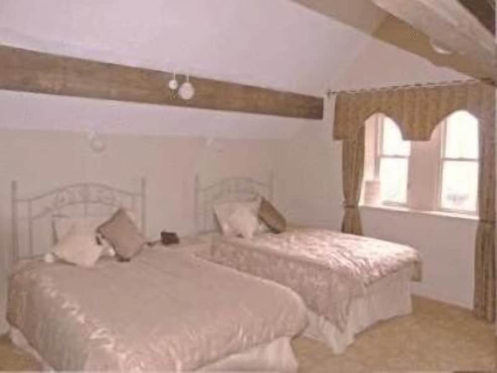 Фото Low Wood Hall Hotel