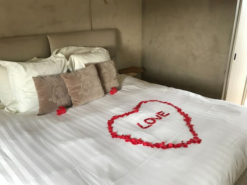 Гостиница Wellness B&b Sweet Bonihu в Брюгге