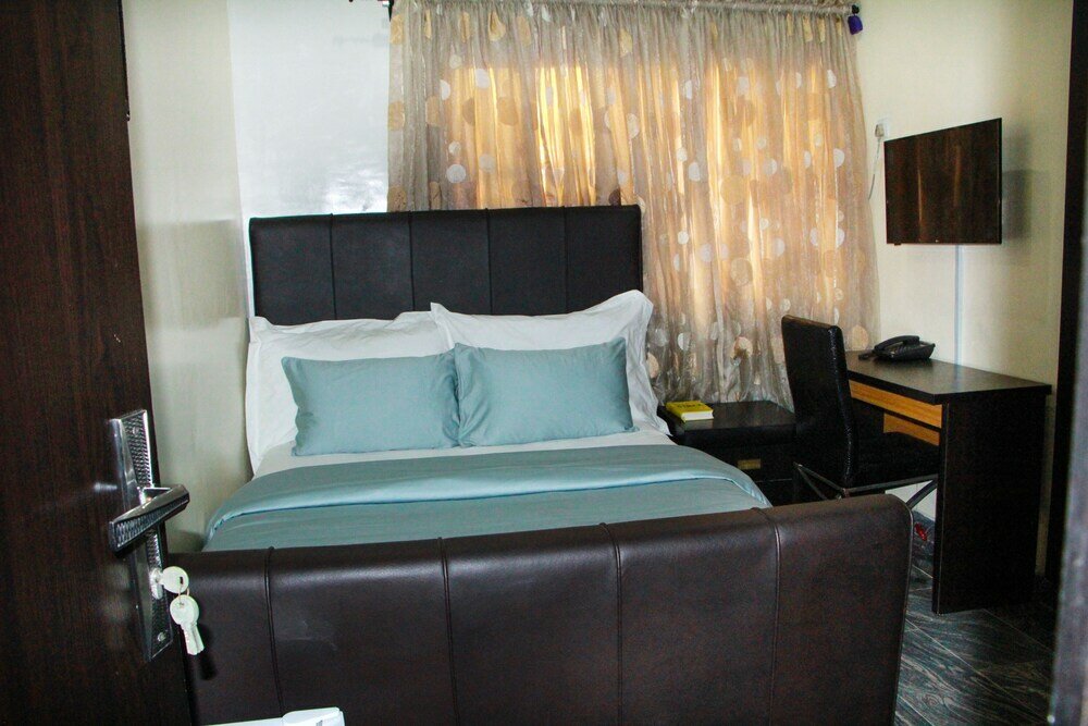 Фото Mitos Luxury Suites