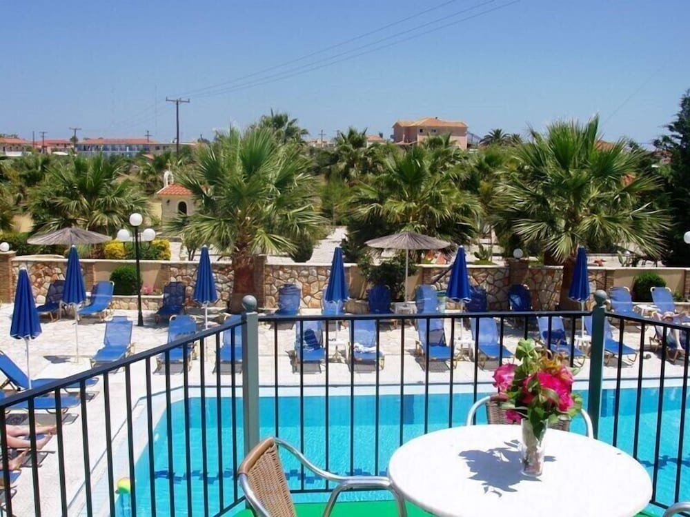 Фото Paradise Apartments