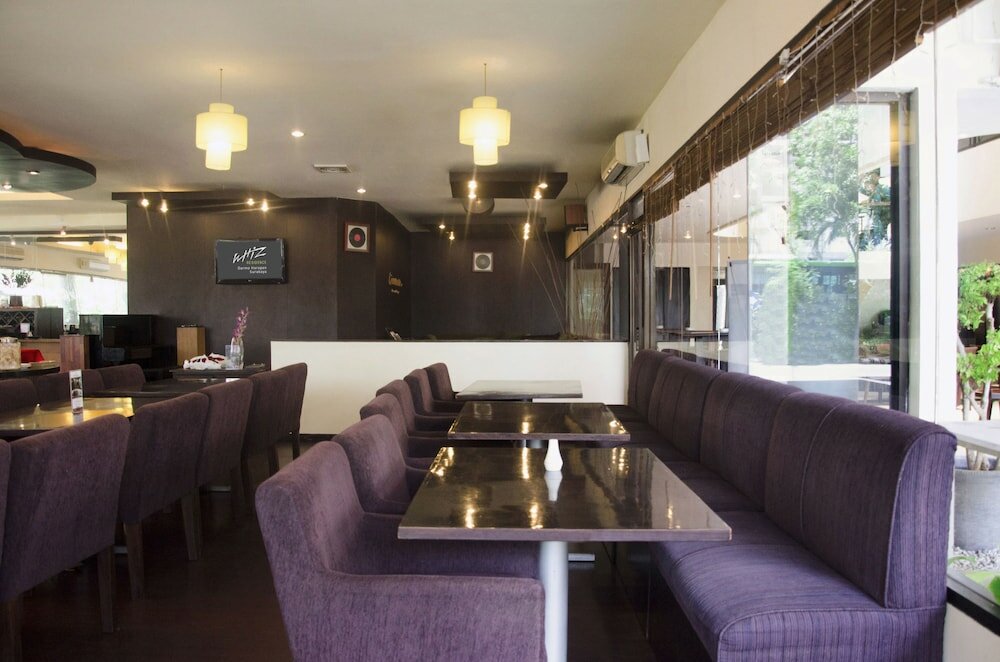 Фото Whiz Residence Darmo Harapan Surabaya