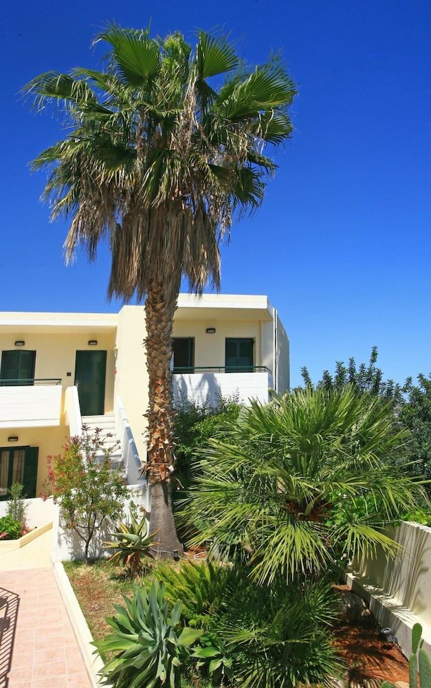 Фото Eurohotel Katrin Suites-Adults Only