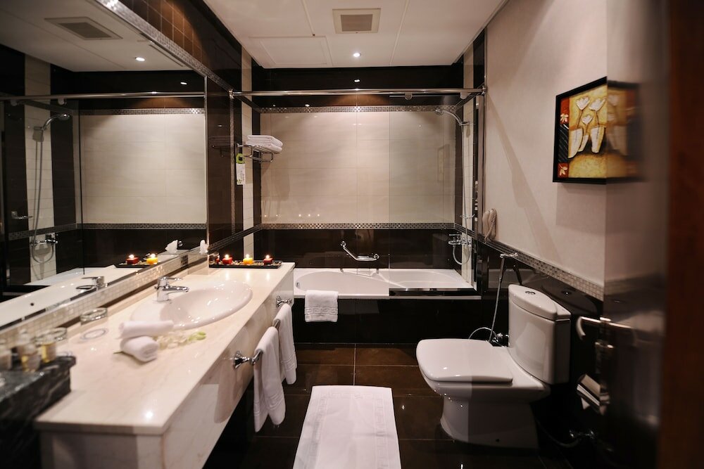 Фото Al Hamra Palace by Warwick