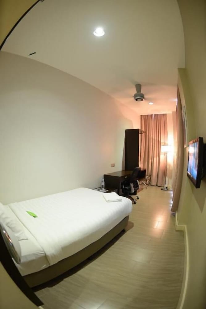 Фото 101 Hotel Bintulu