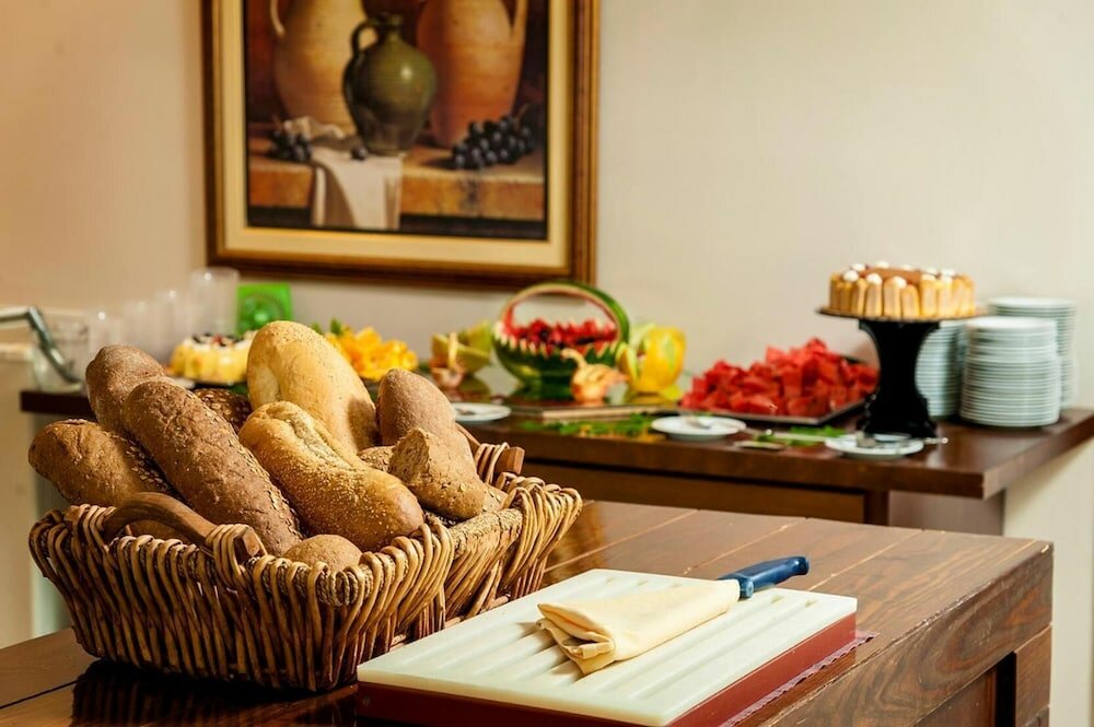 Фото Adelais Hotel