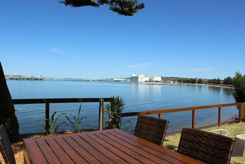 Гостиница Bay 10 Accommodation в Порт-Линкольне