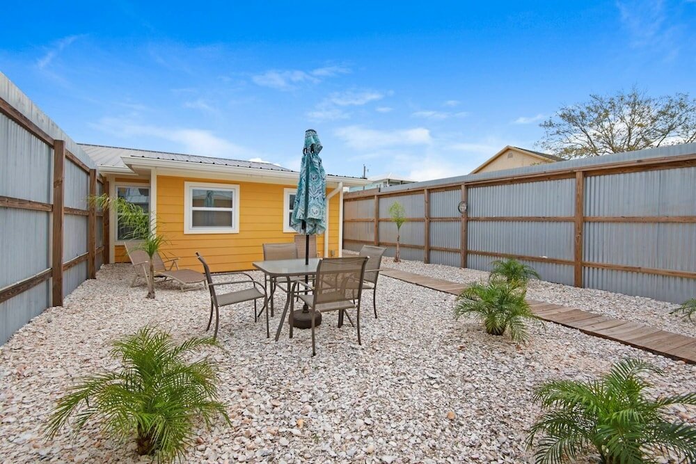 Фото Sunset Escapes B