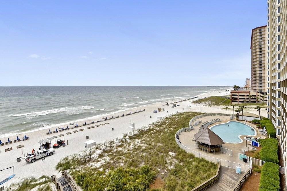 Фото Emerald Beach by Book That Condo