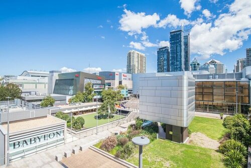 Гостиница 2bed Apartment! Modern Home for 4 at Chatswood в Сиднее