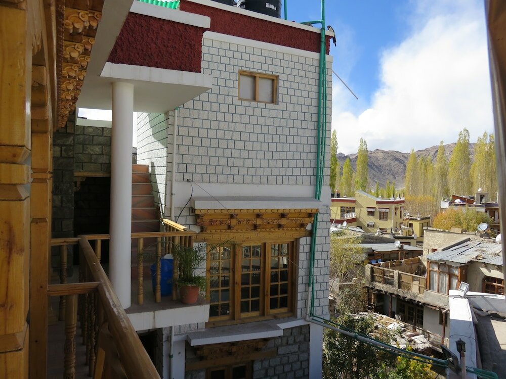 Фото Tih Hotel Nezer Holiday Inn