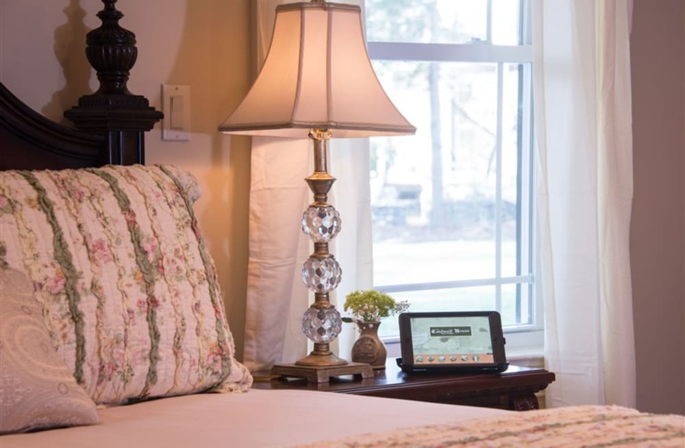 Фото Caldwell House Bed & Breakfast