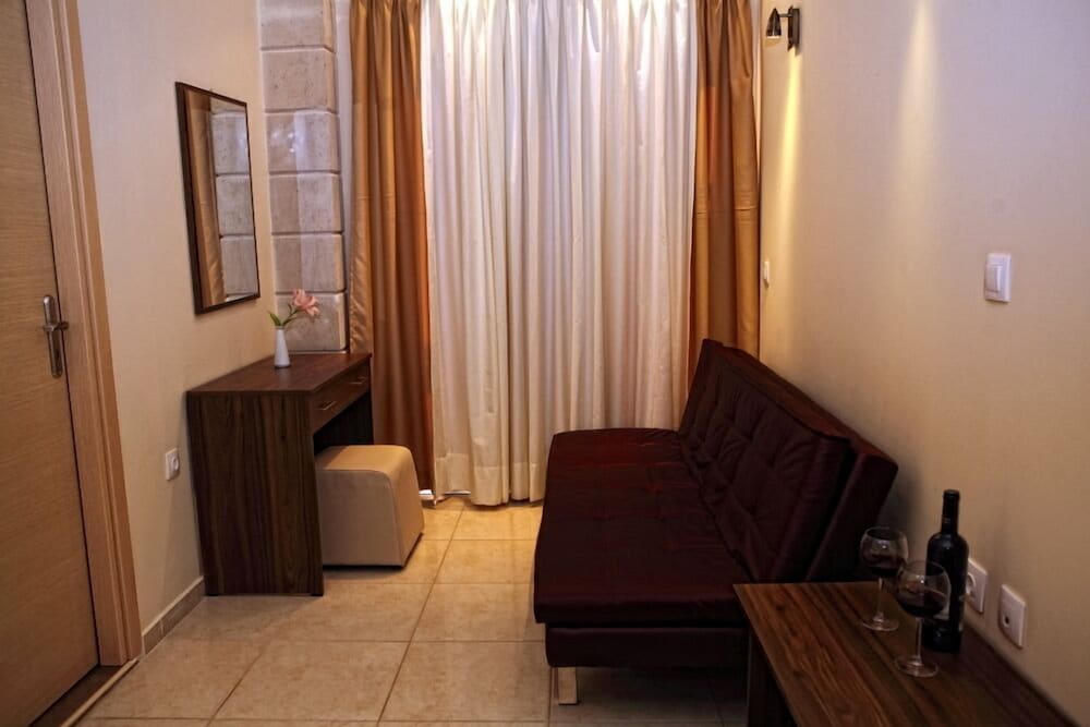 Фото Niriides Beach Hotel