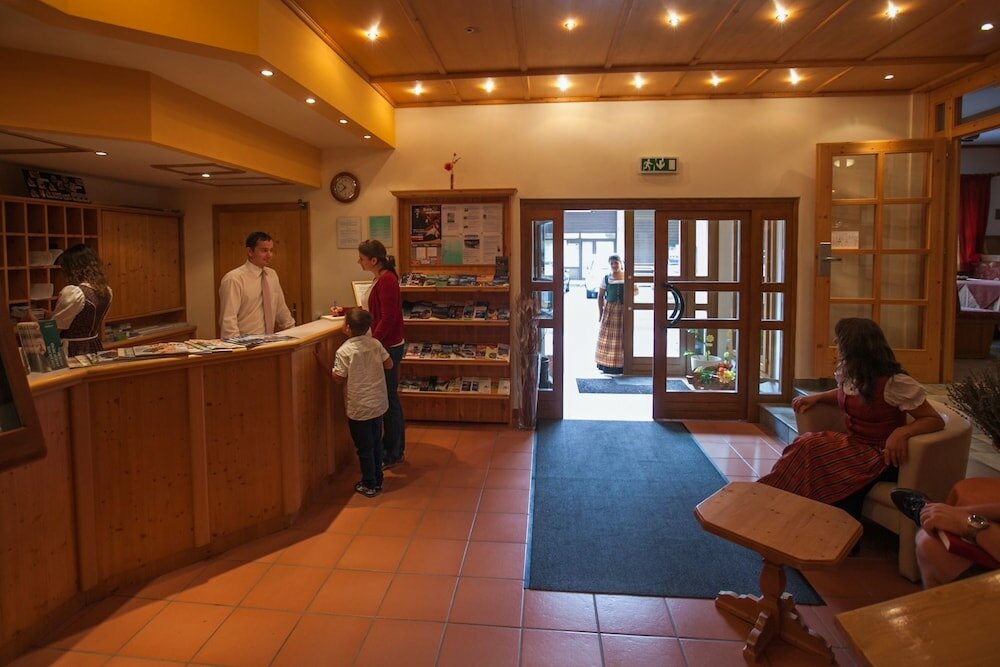 Фото Sporthotel Dachstein West