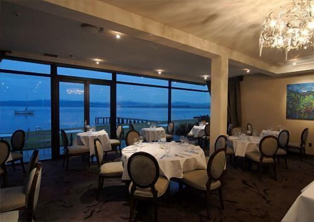 Фото Oasis Beach Resort