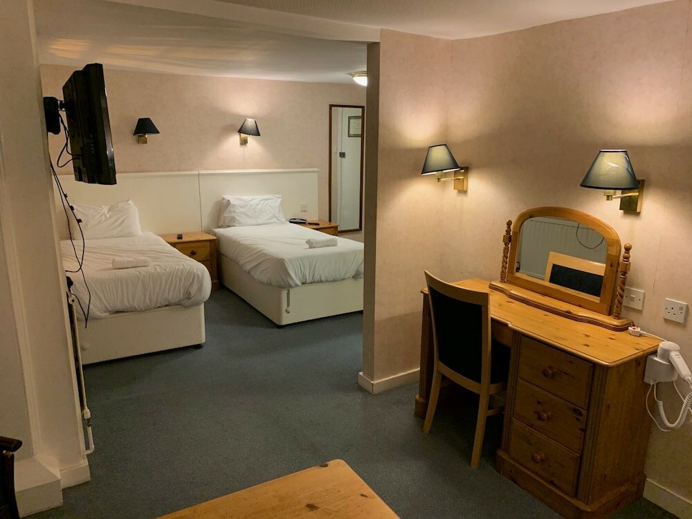 Фото Yelf's Hotel