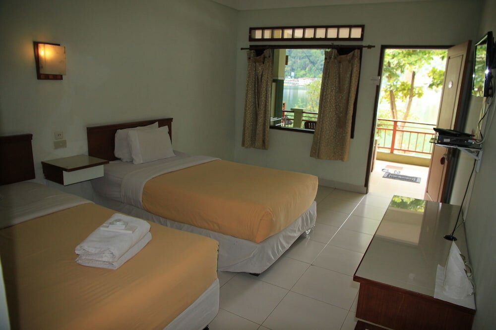 Фото Pandu Lakeside Hotel Parapat - Toba Lake