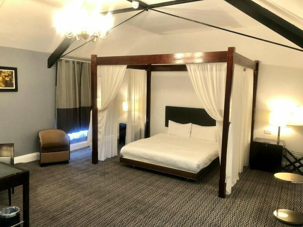 Hotel The Bridge Hotel, England, photo