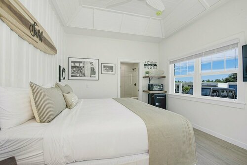 Гостиница Casey Key Resorts - Beachfront