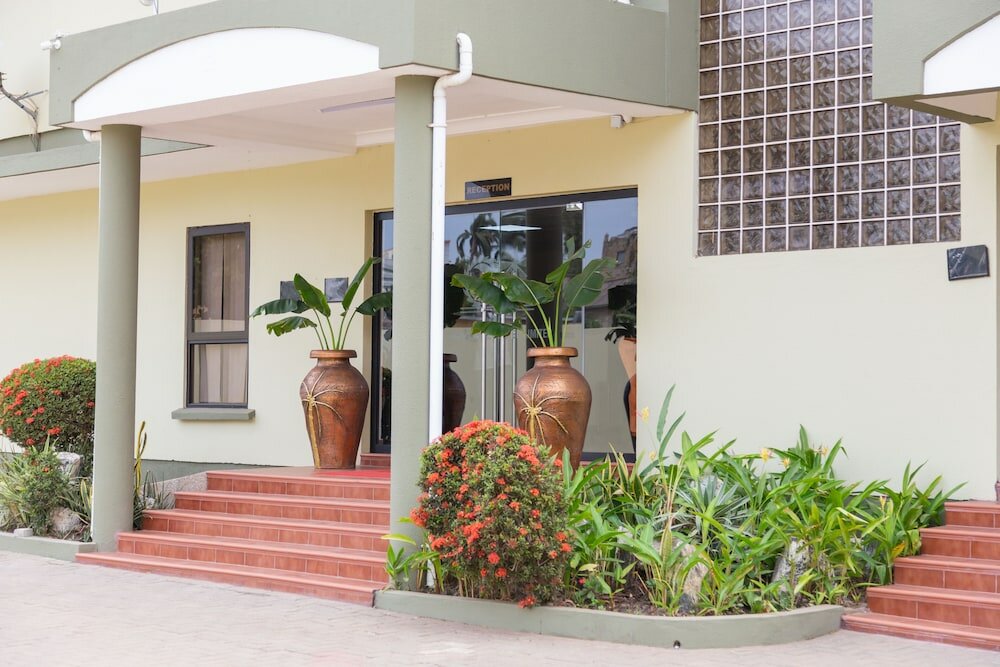 Фото Sunlodge Hotel