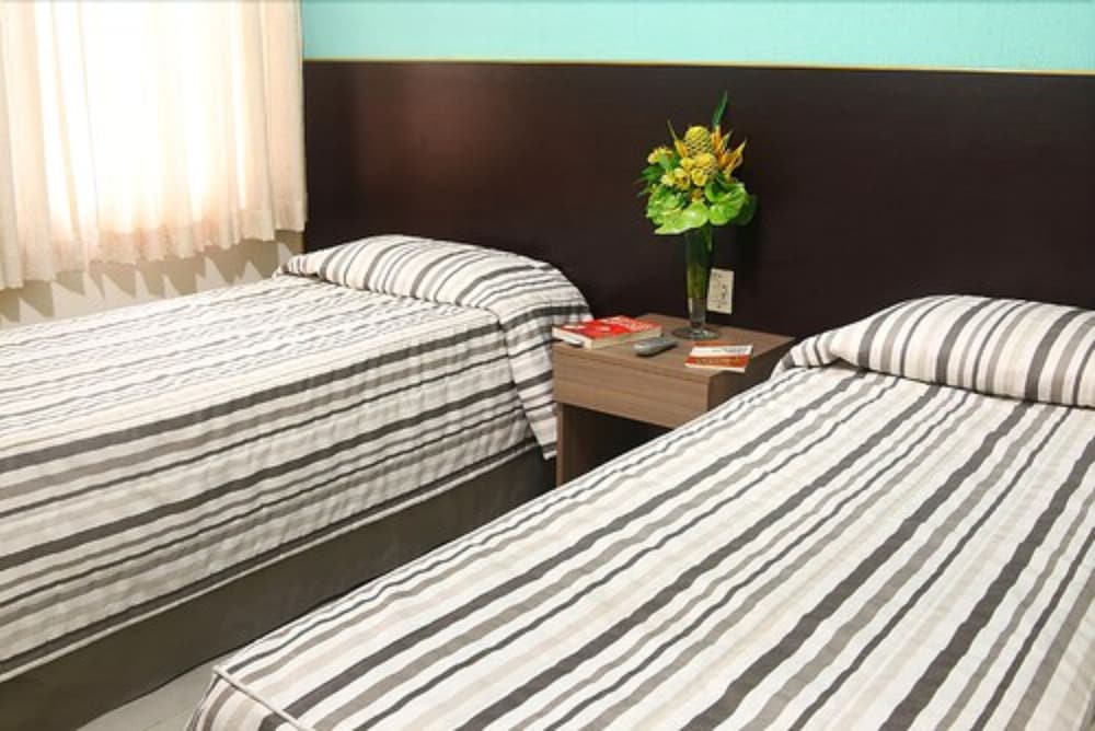 Фото Monte Serrat Hotel