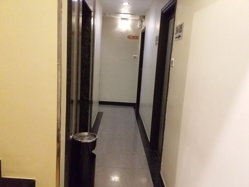 Фото Hotel Shubhangan