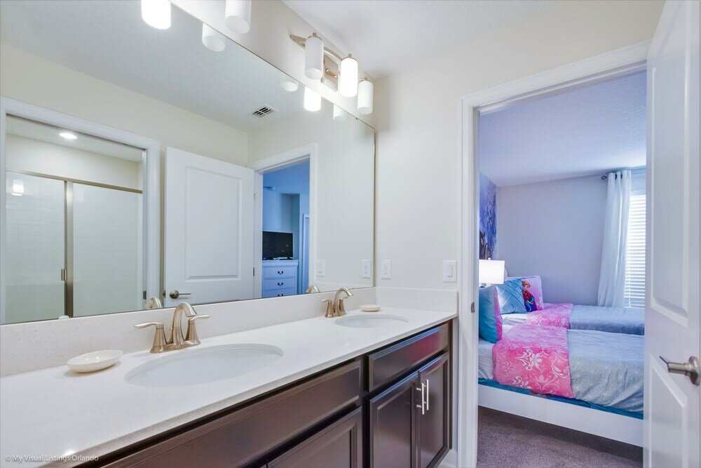 Фото 6 Bedroom Fiji Model at Champions Gate